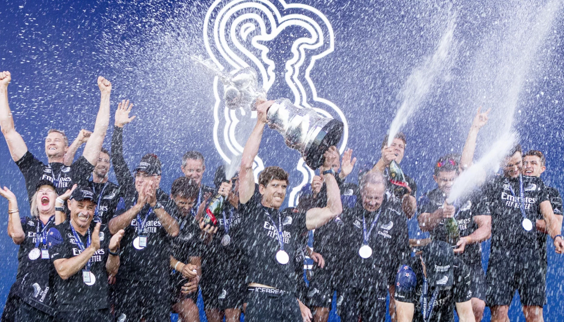 s-heritage-americascup-trophy-2800x1600